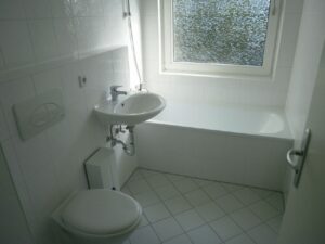 Wannenbad mit Fenster