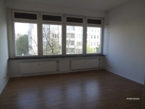 DSC04611 - Raum zur Straße