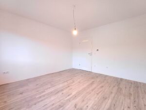 20251128_100559_resized