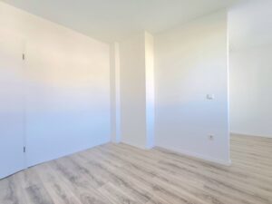 -1730279100_20260407_144642_1429577_resized